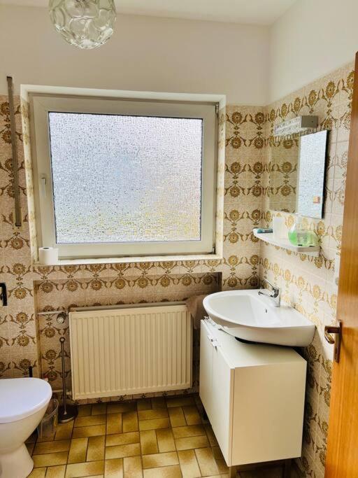 Ferienwohnung In Rheinnaehe Rheinbreitbach Ngoại thất bức ảnh